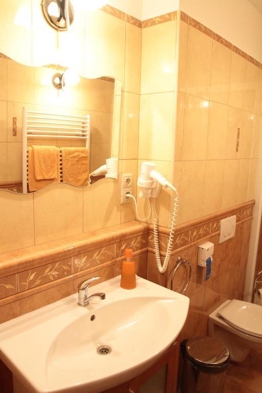 Hotel Lipa Bojnice Bilik gambar